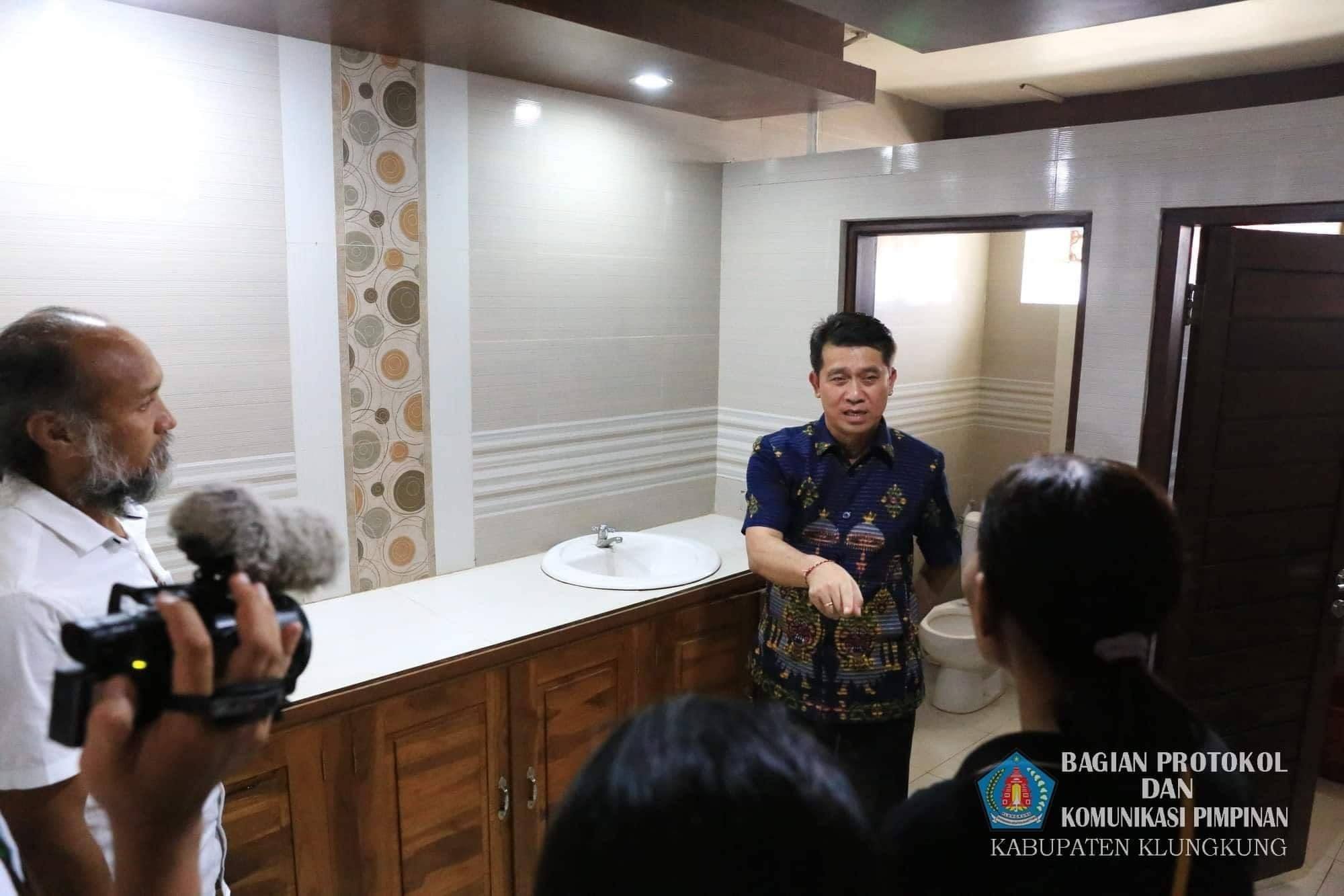 Bupati_Geram,_Fasilitas_Toilet_Balai_Budaya_Dicuri_Orang.jpg