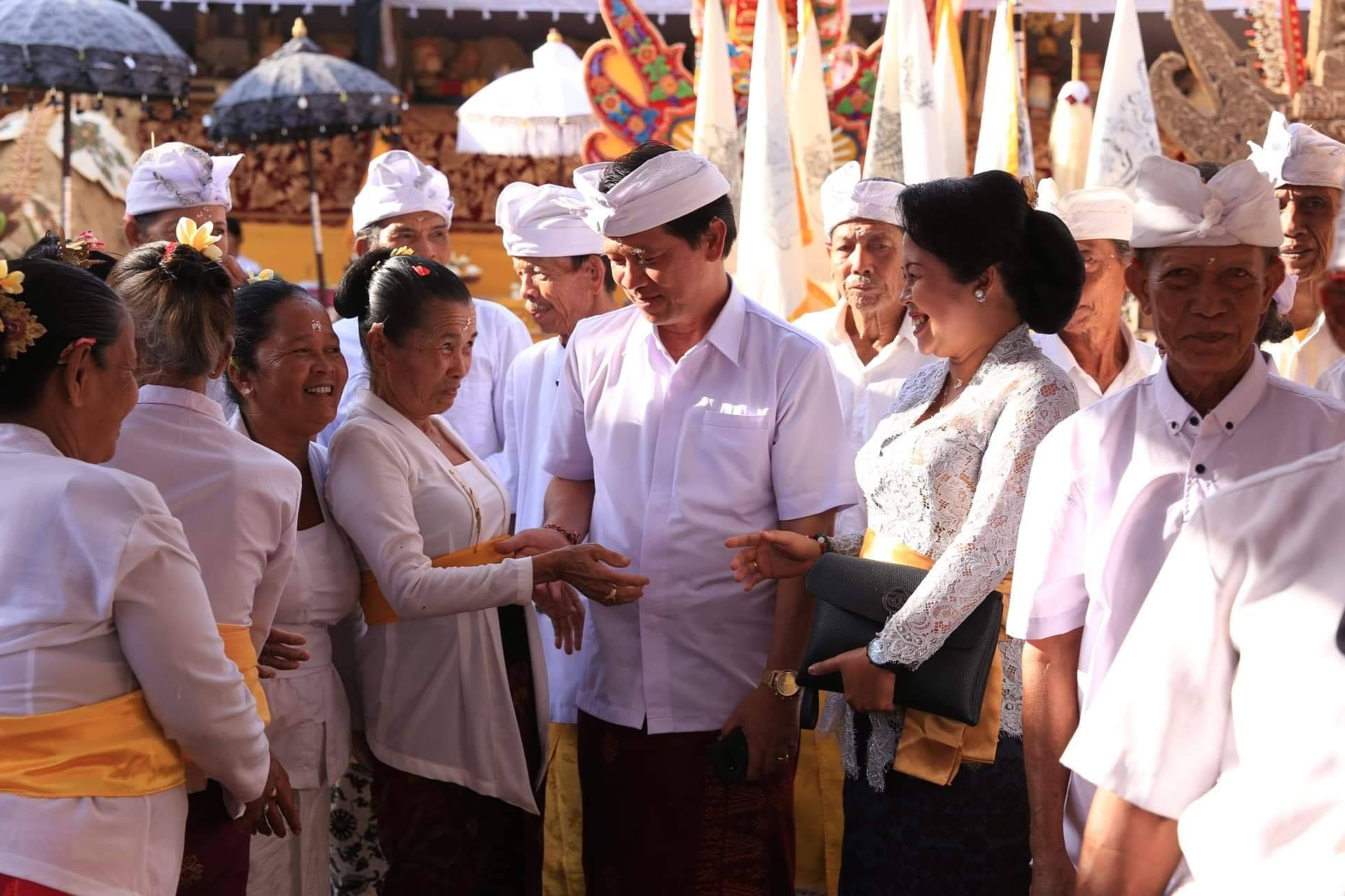 Bupati_Suwirta_Hadiri_Ngusaba_Sambah_Pura_Bale_Agung_Desa_Adat_Asak_Karangasem.jpg