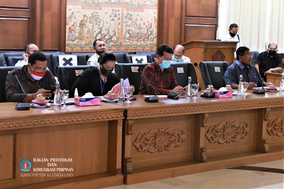 Juni_10_2020_rapat_bupati.jpg