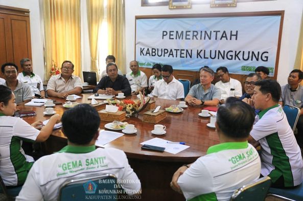 Bupati Klungkung I Nyoman Suwirta menerima audiensi dari PT Arnalaya Resort Indonesia,